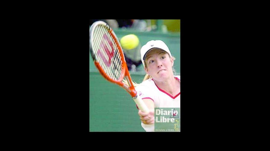 Justine Henin cae en su regreso a juego