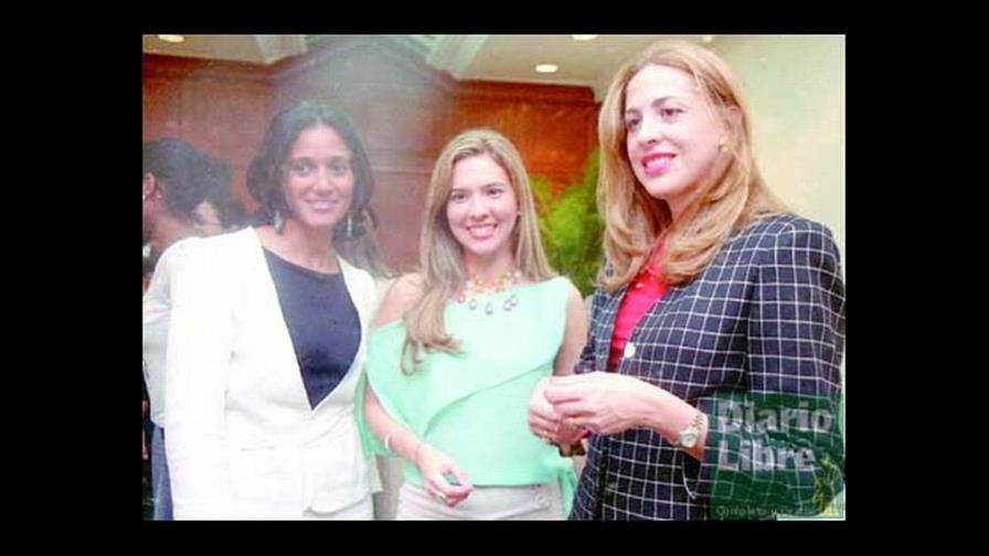 Bárbara Bogaert exhibe Primavera 2004