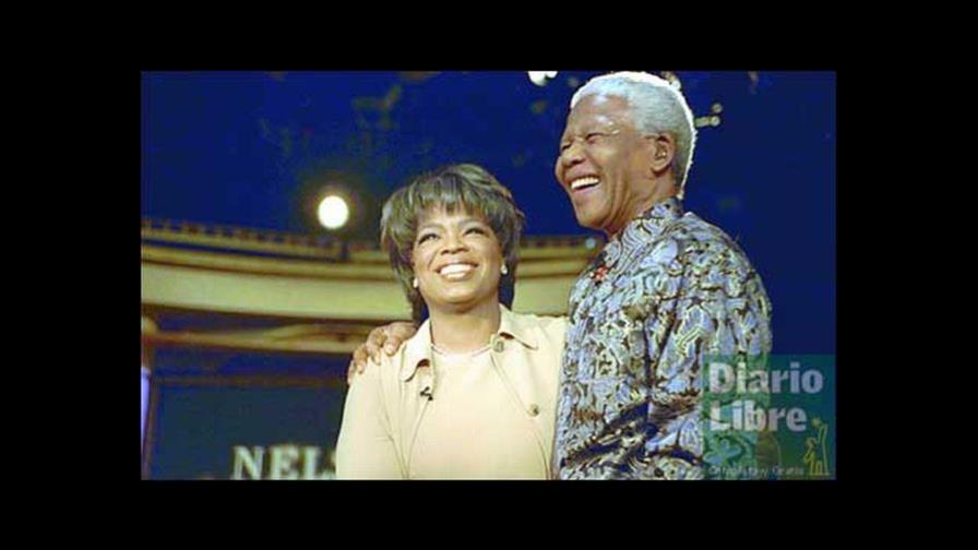 Rockefeller Center expone dibujos y litografías de Mandela