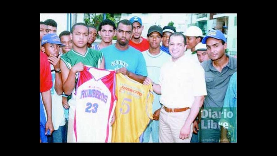 La Fundación Juancito Sport dona uniformes