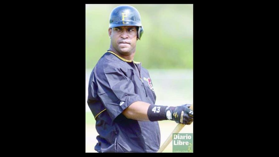 Raúl Mondesí firmó con Angelinos de Anaheim