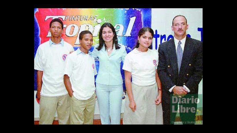 Pinturas Tropical premia ganadores concurso