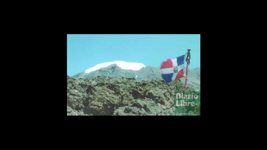 Seis dominicanos escalan la cima del Kilimanjaro