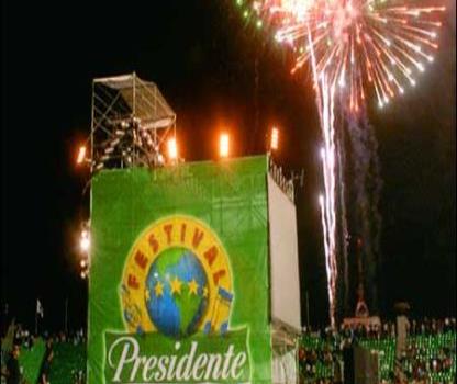 Daddy Yankee, Marc Anthony y Chayanne suben al Festival Daddy Yankee, Marc Anthony y Chayanne suben al Festival