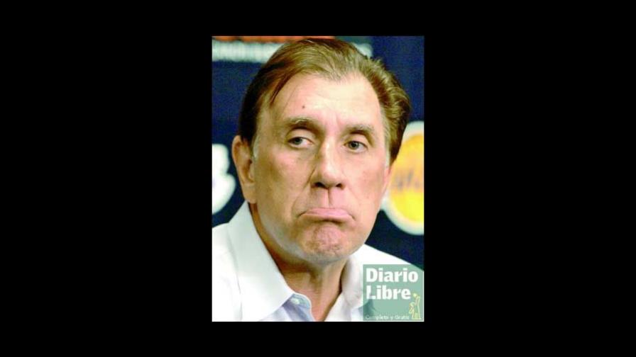 Tomjanovich deja a Lakers de Los Ángeles