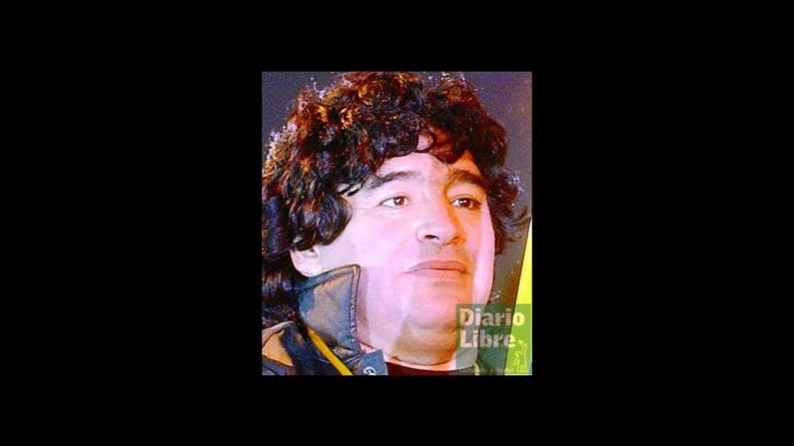 Maradona dispuesto a ser asistente de José Pekerman