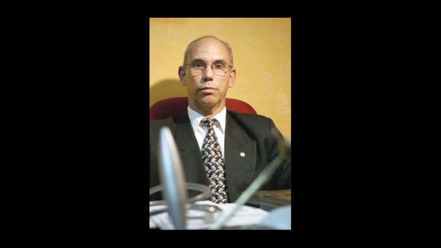 René Báez Robiou: La investigación se ve bloqueada por el inmediatismo y el pluriempleo al que se ve obligado el médico en nuestro medio