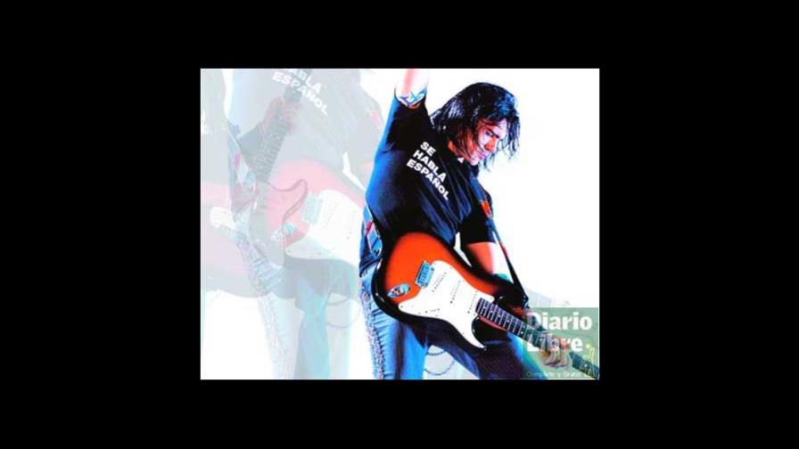 Juanes trajo la camisa negra Juanes trajo la camisa negra