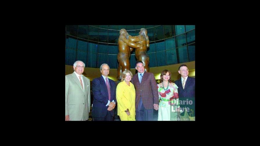 Malecón Center develiza escultura de Botero