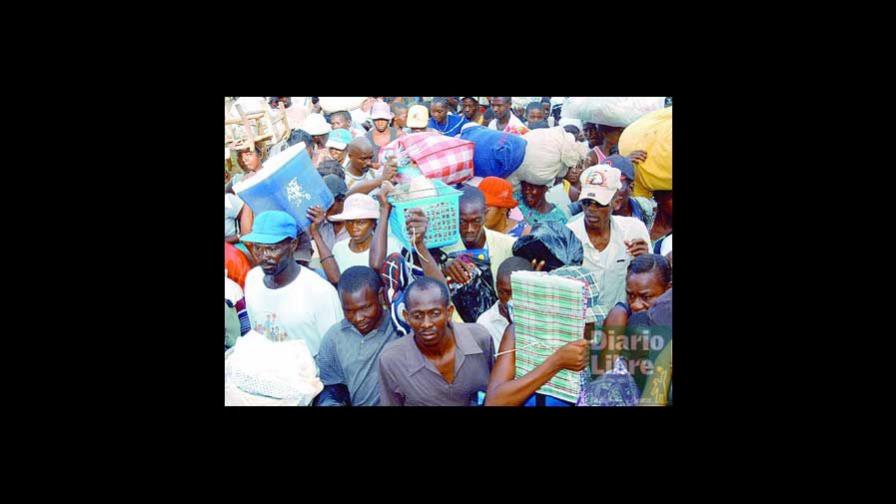Reformar Constitución para enfrentar migración haitiana
