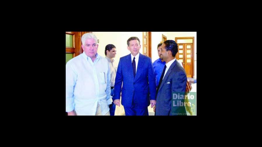 Empresario denuncia red quiere despojarlo de solar