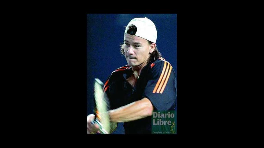 Guillermo Coria, Rafael Nadal y Linsay Davenport avanzan