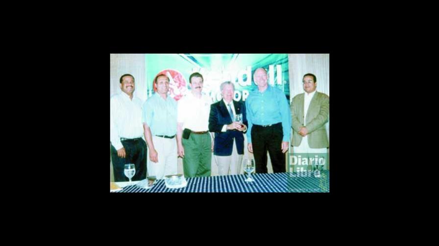 Kendal Motor Oil premia a Manuel Arsenio Ureña