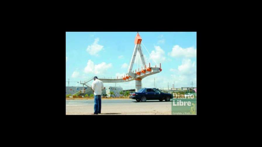 Piden reparar peatonal km. 18 autopista Duarte