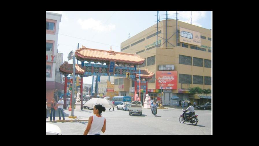 La cara oriental de Santo Domingo / The Oriental Side of Santo Domingo La cara oriental de Santo Domingo / The Oriental Side of Santo Domingo