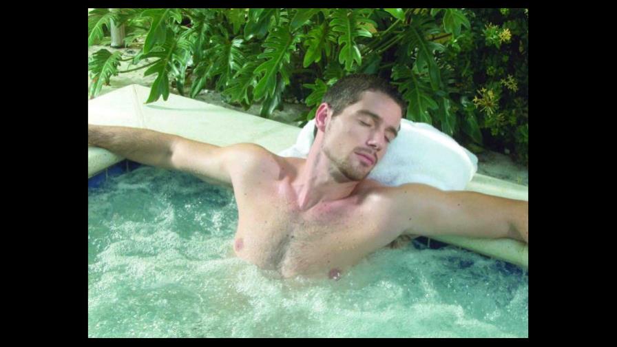 El hombre en el spa El hombre en el spa
