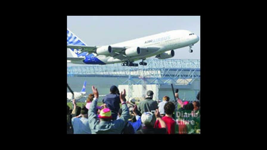 Avión más grande del mundo despega en vuelo de prueba