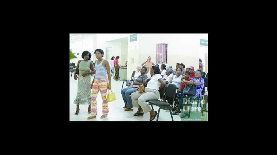 Centro atiende 500 pacientes pobres al día