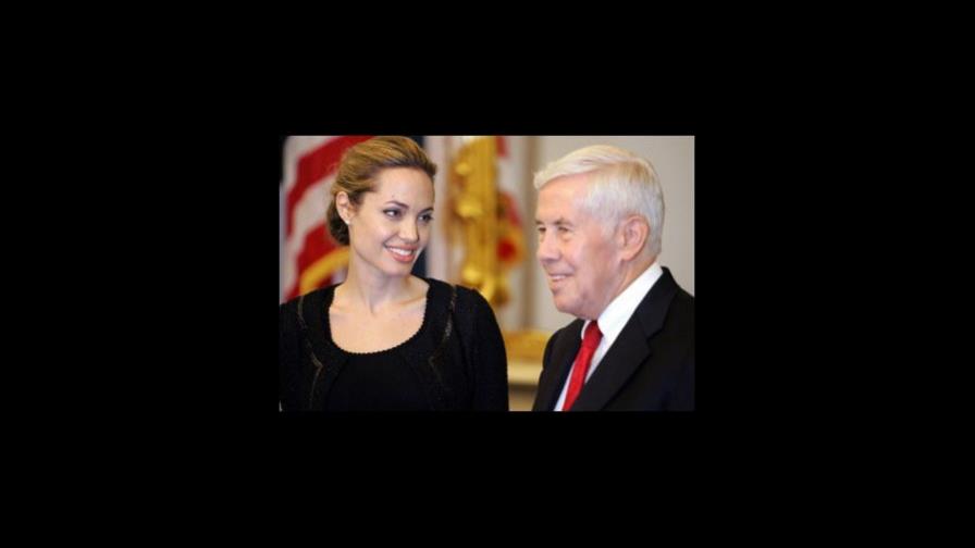 Angelina Jolie muestra la pobreza de África en un documental