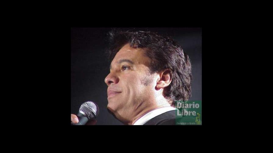 Revelan nuevos detalles sobre la sexualidad del cantante Juan Gabriel.