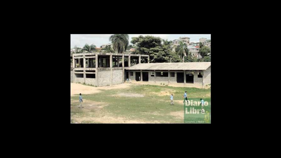 Escuelas en mal estado causan preocupación Escuelas en mal estado causan preocupación