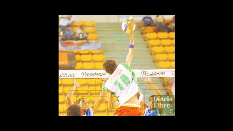El voleibol masculino empieza a dar señales de que puede competir