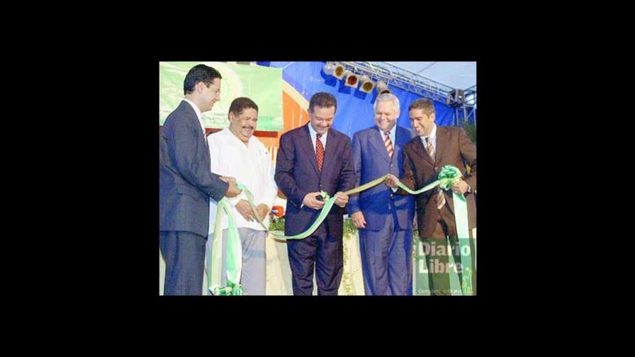 Presidente Fernández inaugura feria multisectorial en La Vega Presidente Fernández inaugura feria multisectorial en La Vega