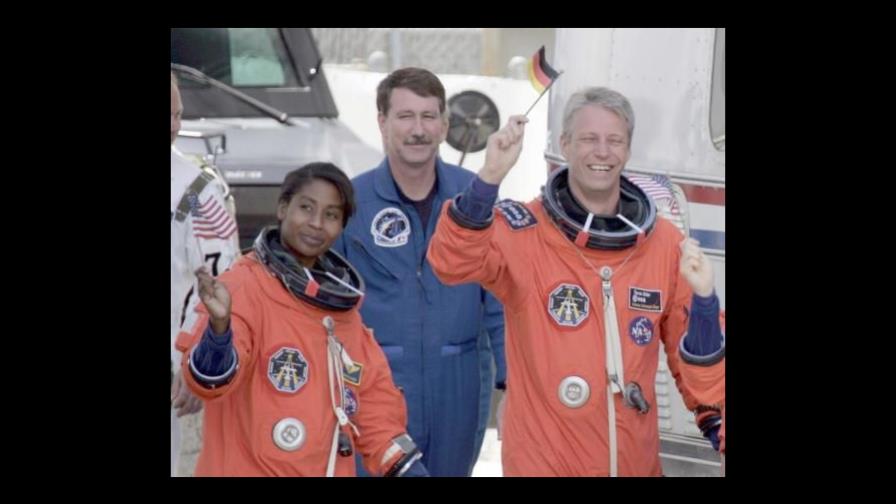 Astronautas Discovery se encuentran ya a bordo transbordador