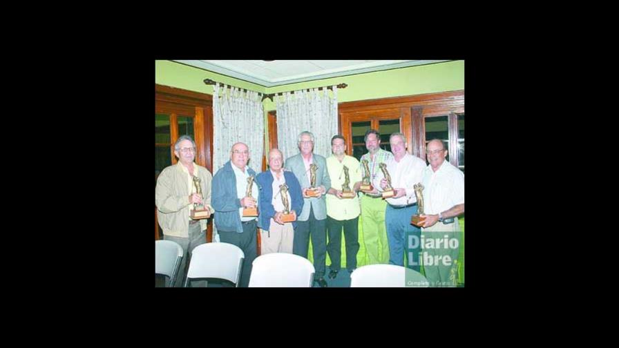 Equipo Eladio Victoria gana golf del Country