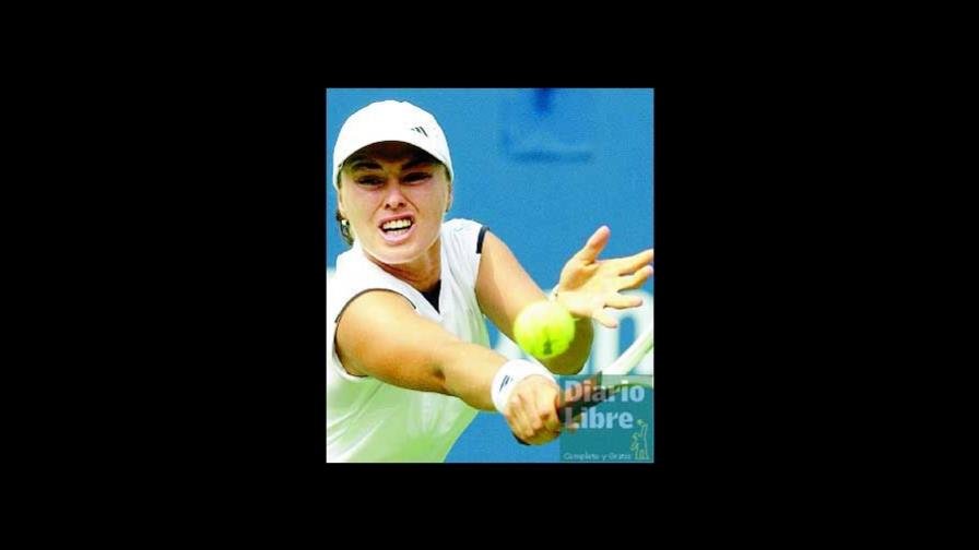Martina Hingis conquista su tercer partido tras regreso