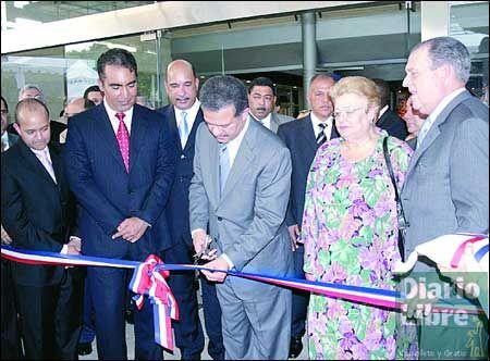 LF inaugura hospital Profesor Juan Bosch en La Vega