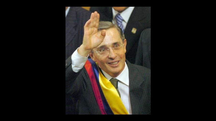 Despega segunda era de Alvaro Uribe hasta el 2010