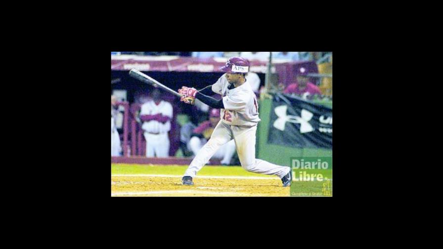 ALEXIS CASILLA, NOVATO ESTELAR ALEXIS CASILLA, NOVATO ESTELAR