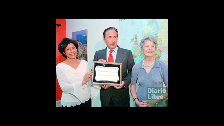 Reconocido por su colaboración con la Societá Dante Alighieri Reconocido por su colaboración con la Societá Dante Alighieri