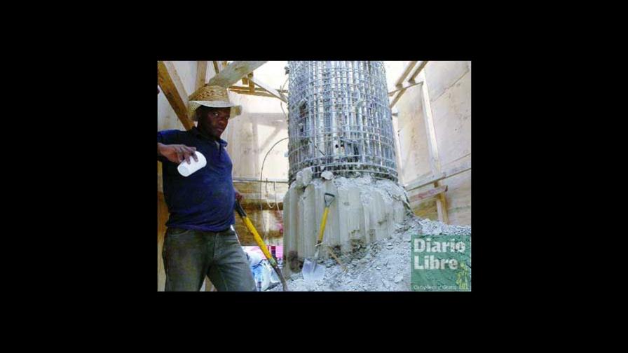 Demuelen columna por fallas hormigón