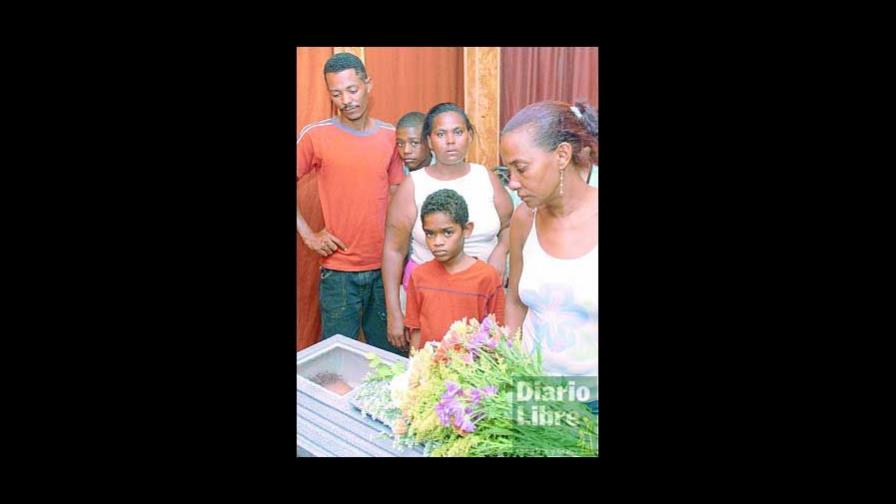 Hombre mata niña de 14 puñaladas