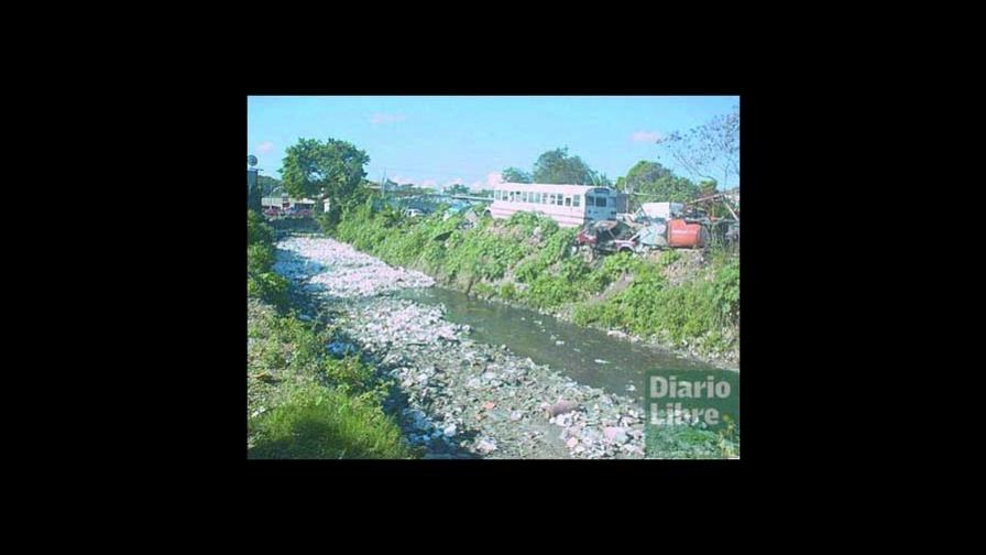 Contaminación extrema en la cuenca del río Haina