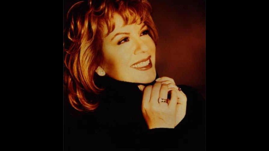 Fallece madre de cantante Vikki Carr