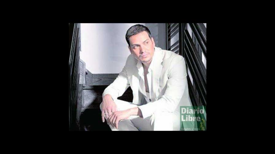 Victor Manuelle feliz en su rol de actor Victor Manuelle feliz en su rol de actor