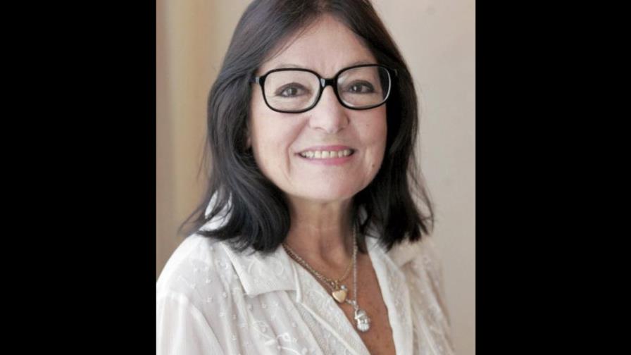 Nana MouskouriLa cantante de las gafas perpetuas