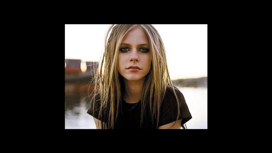 Avril Lavigne se casa con Deryck Whibley