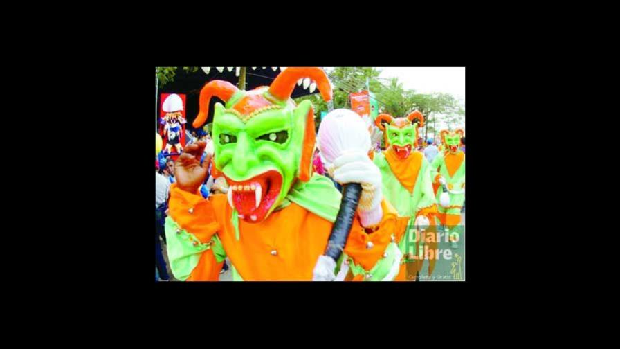 Inicia carnaval de Baní a ritmo de merengue, típico y bachata