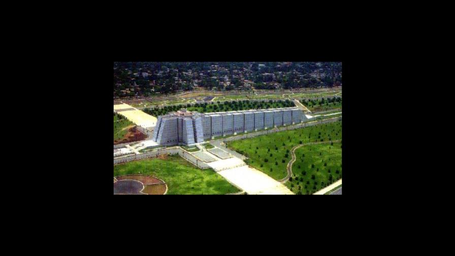 Faro a Colón, un mausoleo para los supuestos restos del navegante