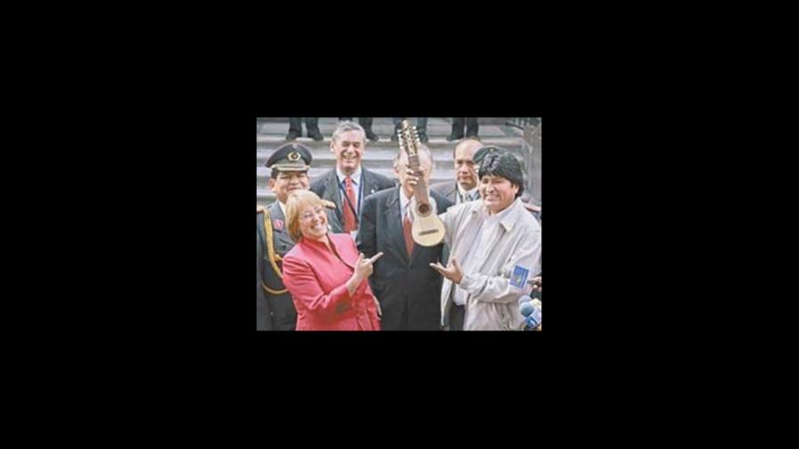 Chile acepta incluir en agenda salida al mar para Bolivia