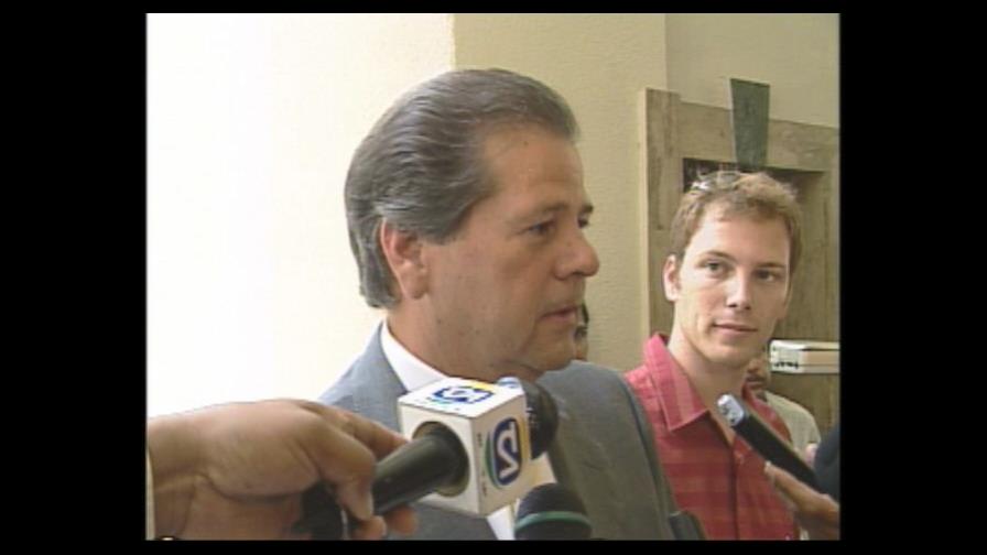 Báez Figueroa pide que sometan a Hipólito Mejía