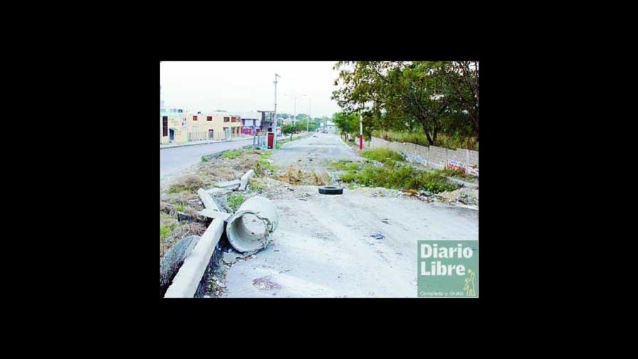 Historia DL. - Gobiernos invierten millonadas en obras que nunca concluyen