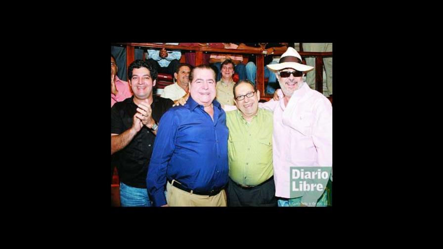 Rafael Perelló conquistó premio Gallero del Año Rafael Perelló conquistó premio Gallero del Año