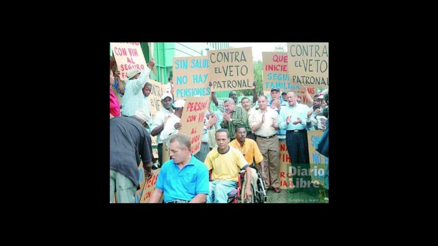 Gremios protestan en sede empresarial