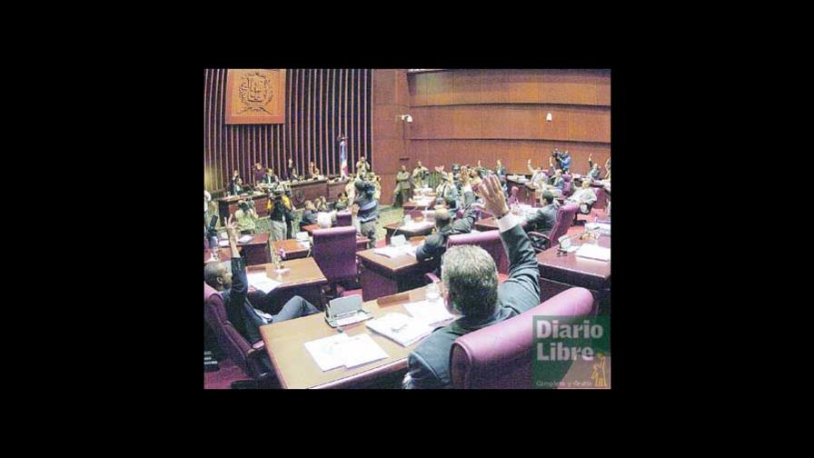 Senado aprobó de urgencia ley austeridad del Gobierno