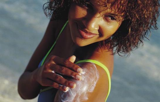 Los riesgos de dejar la piel al sol